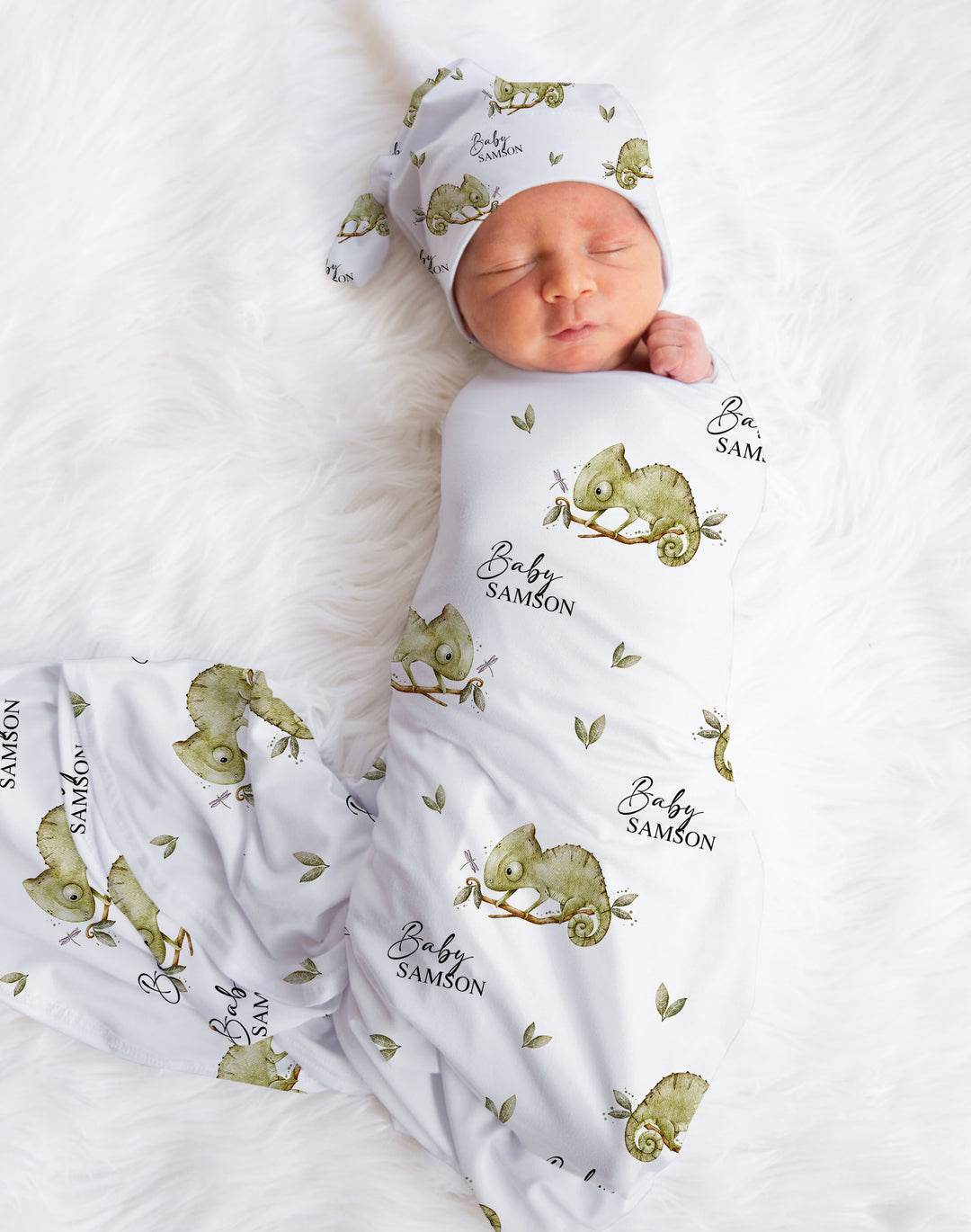 Close-up of custom name printed on personalised baby swaddle blanket by The Custom Co. baby chameleon