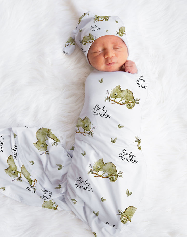 Close-up of custom name printed on personalised baby swaddle blanket by The Custom Co. baby chameleon